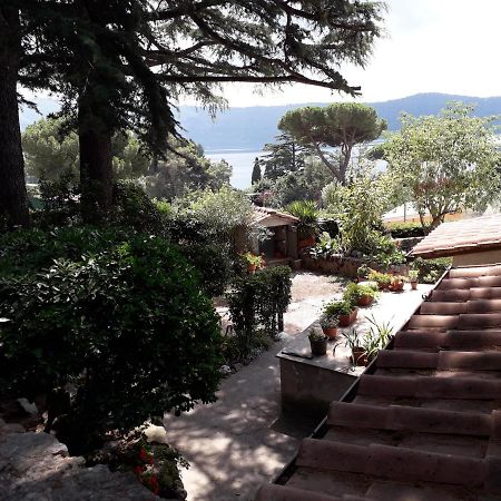 Bed&Breakfast "Fiorella" Sul Lago Castel Gandolfo Exteriör bild
