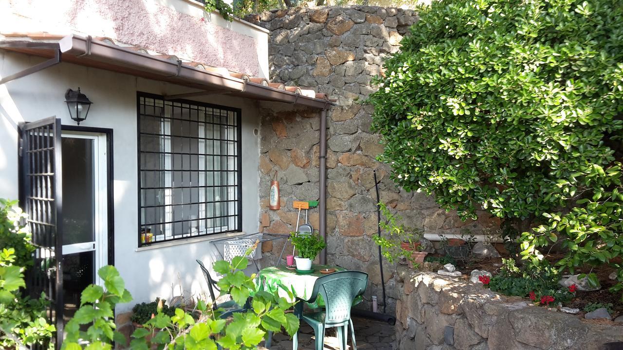 Bed&Breakfast "Fiorella" Sul Lago Castel Gandolfo Exteriör bild