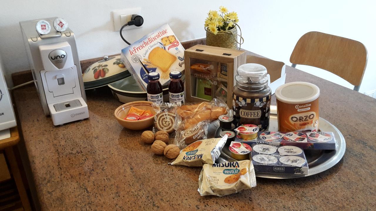 Bed&Breakfast "Fiorella" Sul Lago Castel Gandolfo Exteriör bild