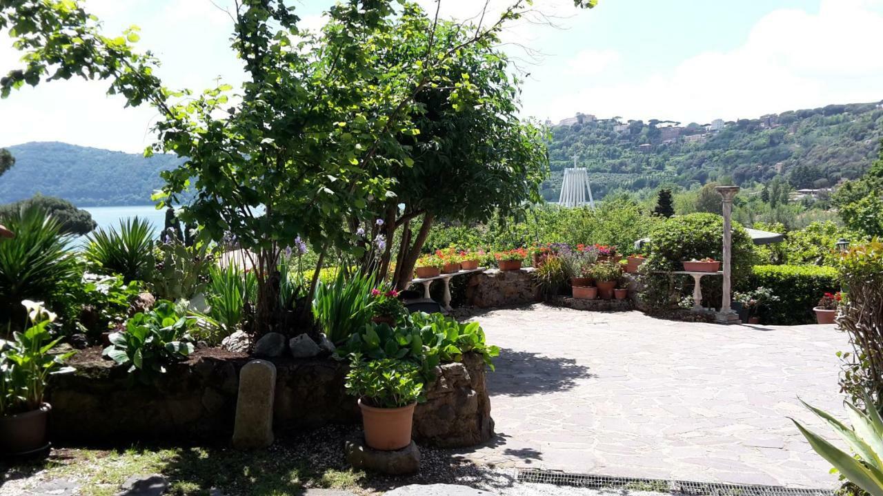 Bed&Breakfast "Fiorella" Sul Lago Castel Gandolfo Exteriör bild